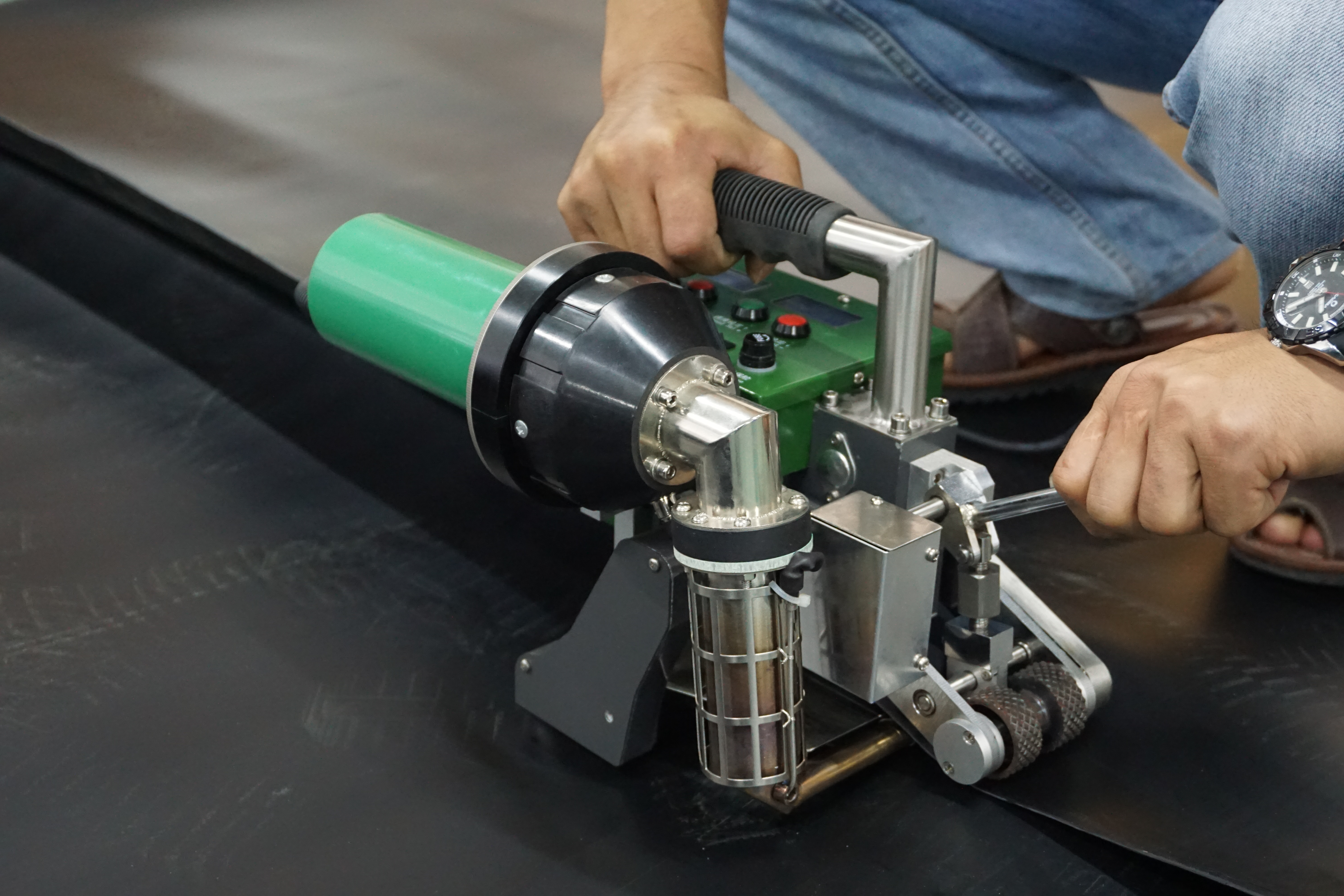 用于多領(lǐng)域工程中HDPE、LDPE、PP等熱塑性塑料的焊接