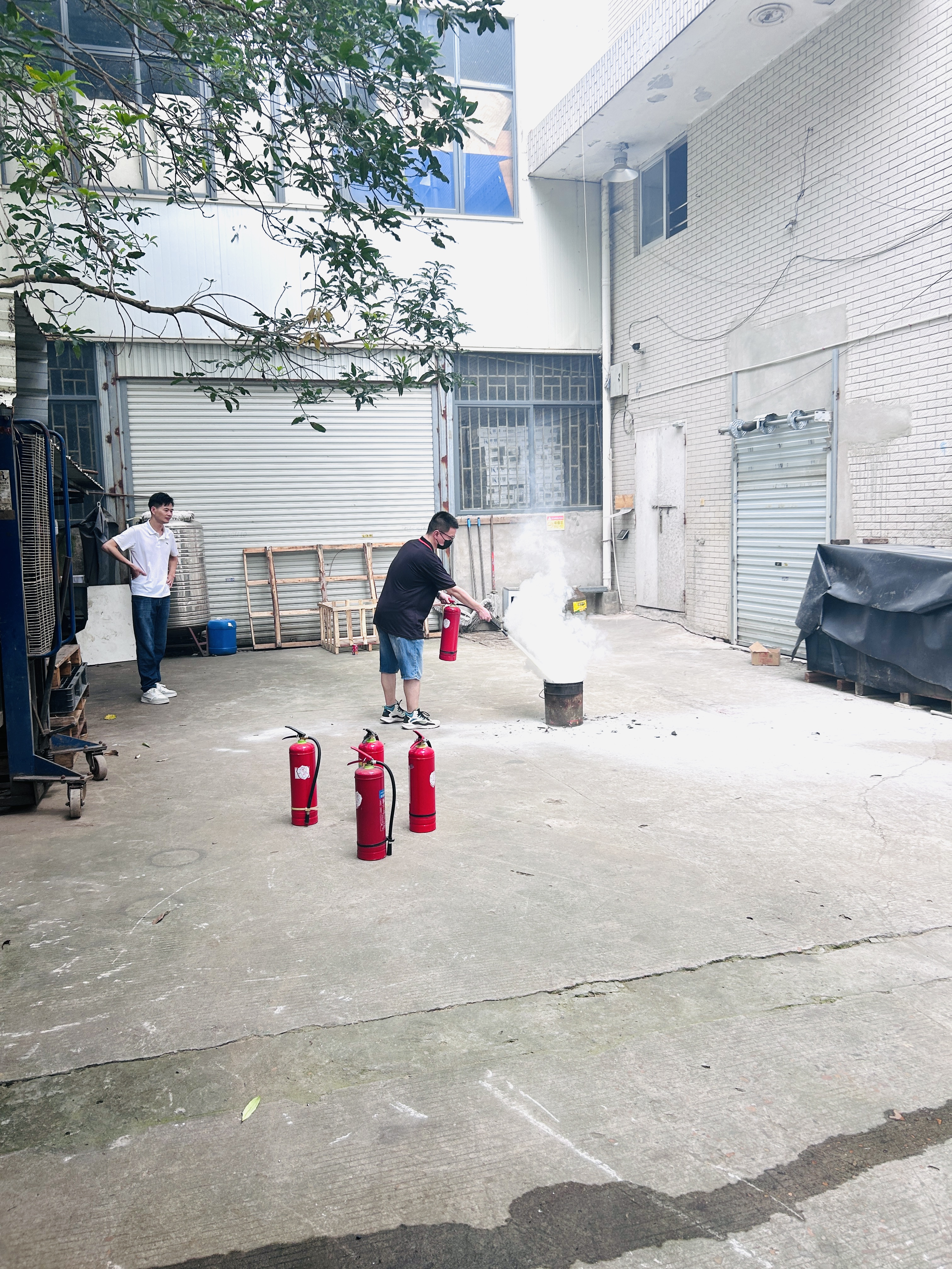 防火小組及其他成員 (8)